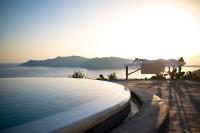 /customerDocs/images/avatars/53044/oia sunset massage.jpg